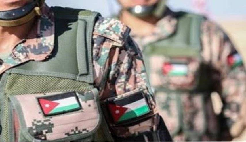 الأردن يحبط تهريب أسلحة وذخائر على حدوده الشمالية