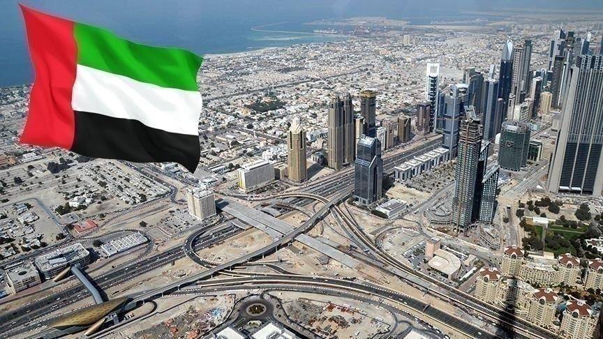 رجل إماراتي يقاضي زوجته بسبب 37 ألف درهم ورقم هاتف