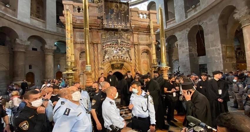 فصائل فلسطينية تدين ممارسات الاحتلال في كنيسة القيامة وتدعو إلى الوحدة