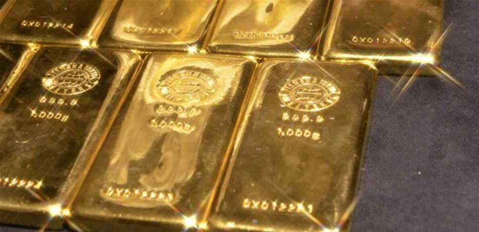 الذهب يهبط والدولار يتعافى