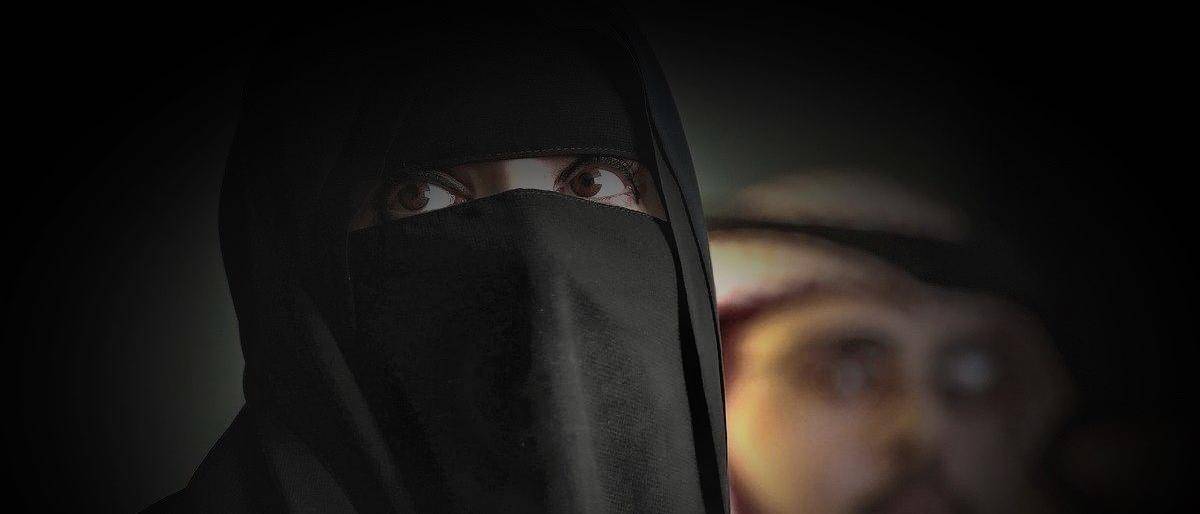 هددن بالهجرة.. جرأة الفتاة الهاربة تغري نساء السعودية