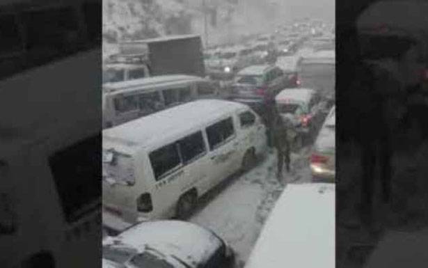 قطع الطريق الدولي بين لـبنان وسوريا