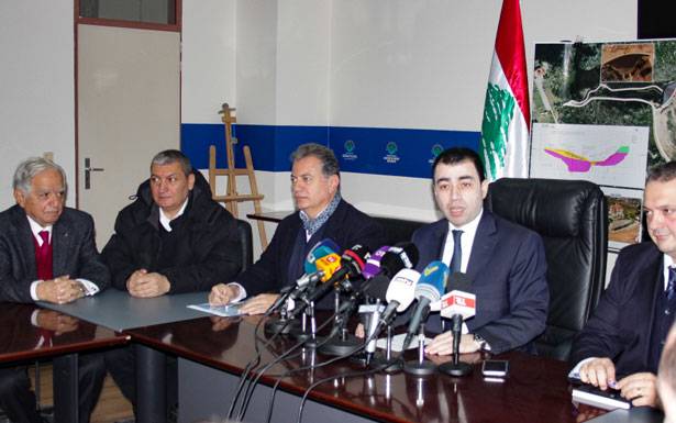 أبي خليل : سدّ بقعاتا متـيــن

والعجز المائــــي يُعالج بالسدود