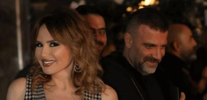 بالصورة-عائلة فنان لبناني شهير تنجو بأعجوبة: سيارة زوجته احترقت بالكامل.. وابنتاه كانتا بداخلها