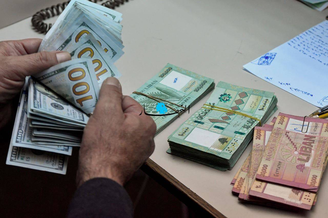 الدولار يخرج عن السيطرة... هل دخل لبنان عهد الدولار المفتوح؟
ناصر الدين لـ «الديار» : بعد الانتخابات قد يصل الدولار الى أرقام وهميّة...