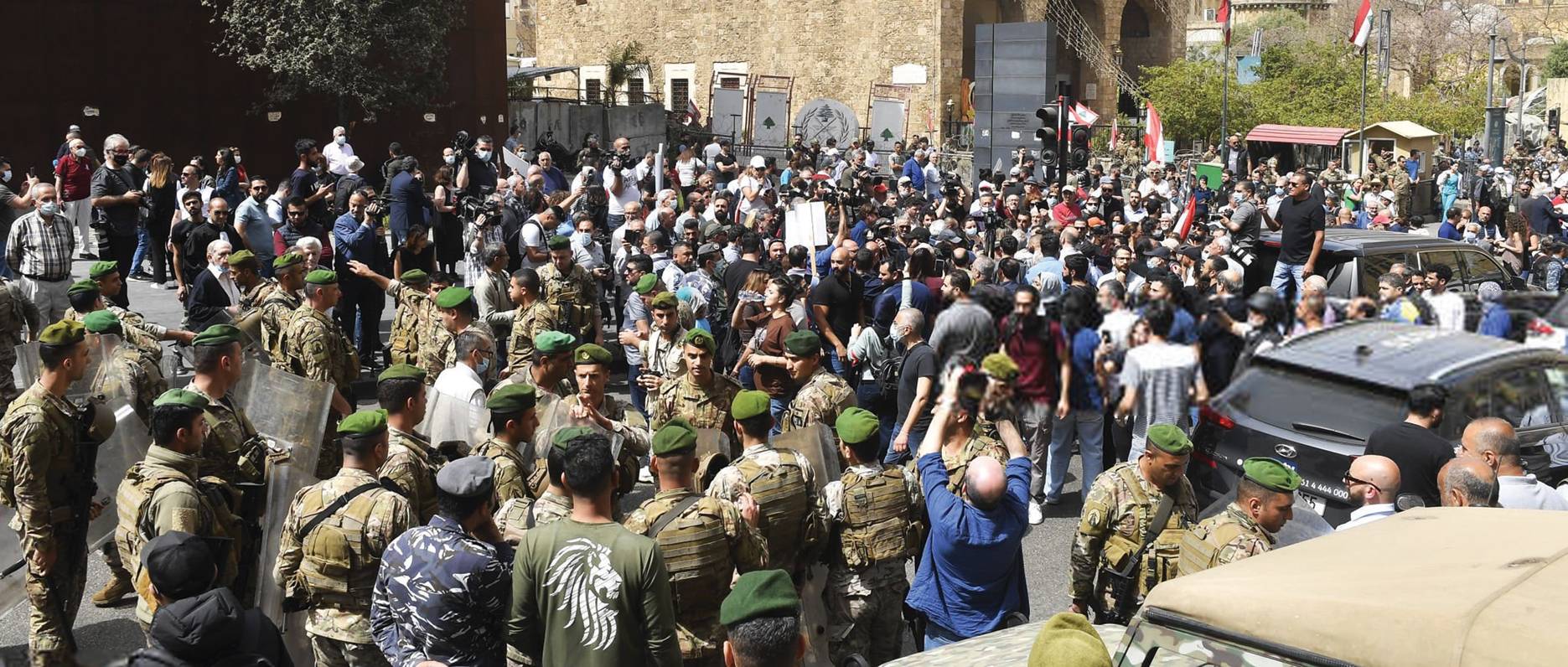 مجلس الوزراء يقطع الطريق على استهداف الجيش
العماد عون يدحض الادعاءات الكاذبة... وكلام باسيل «رئاسي»
لا «كابيتال كونترول» ولا خطة تعافي قبل الانتخابات