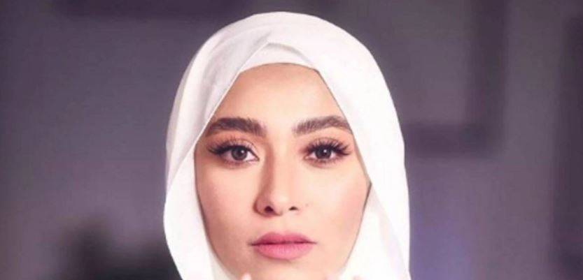 رسالة مؤثرة من زيزي عادل لوالدها بعد اعتزالها الغناء