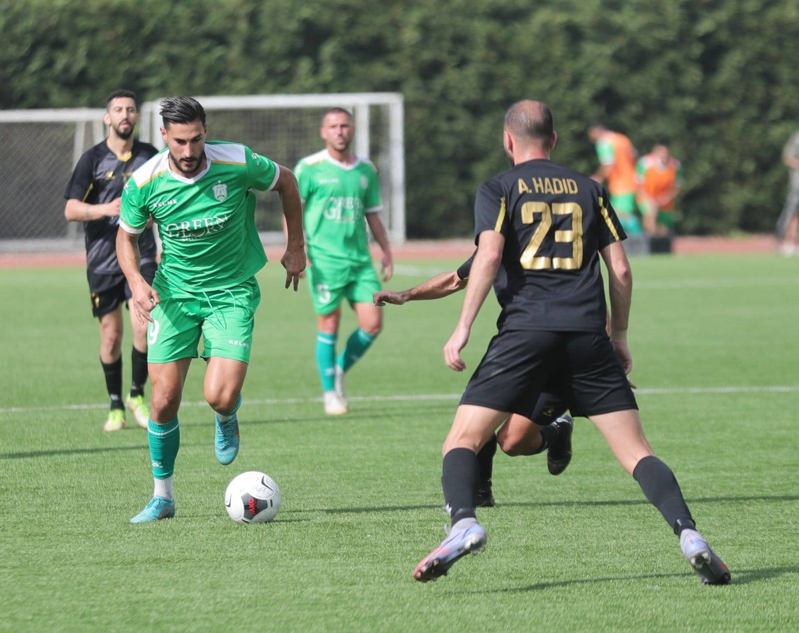 بطولة لبنان في كرة القدم :
تعادل العهد مع الأنصار (1-1)