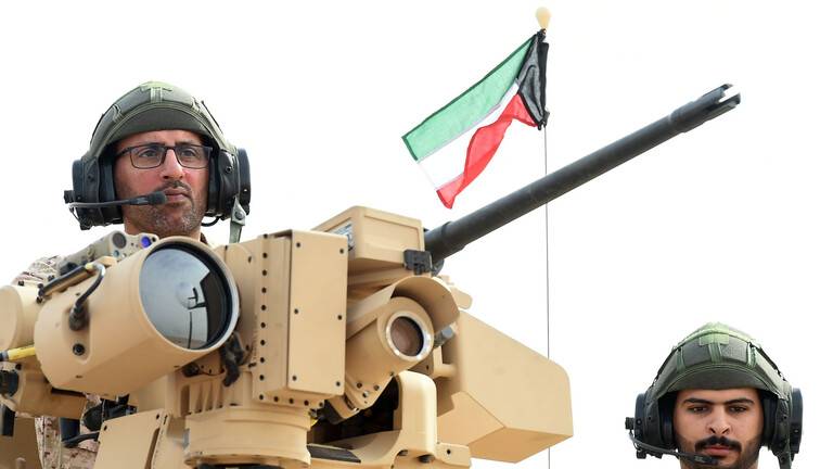 وزير الدفاع الكويتي: أمن السعودية جزء لا يتجزأ من أمن واستقرار الكويت
