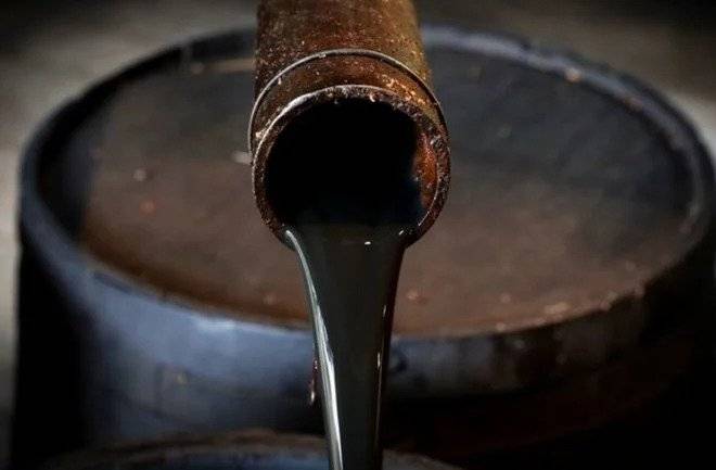 أسعار النفط تهبط وسط مخاوف الطلب الصيني وحظر النفط الروسي