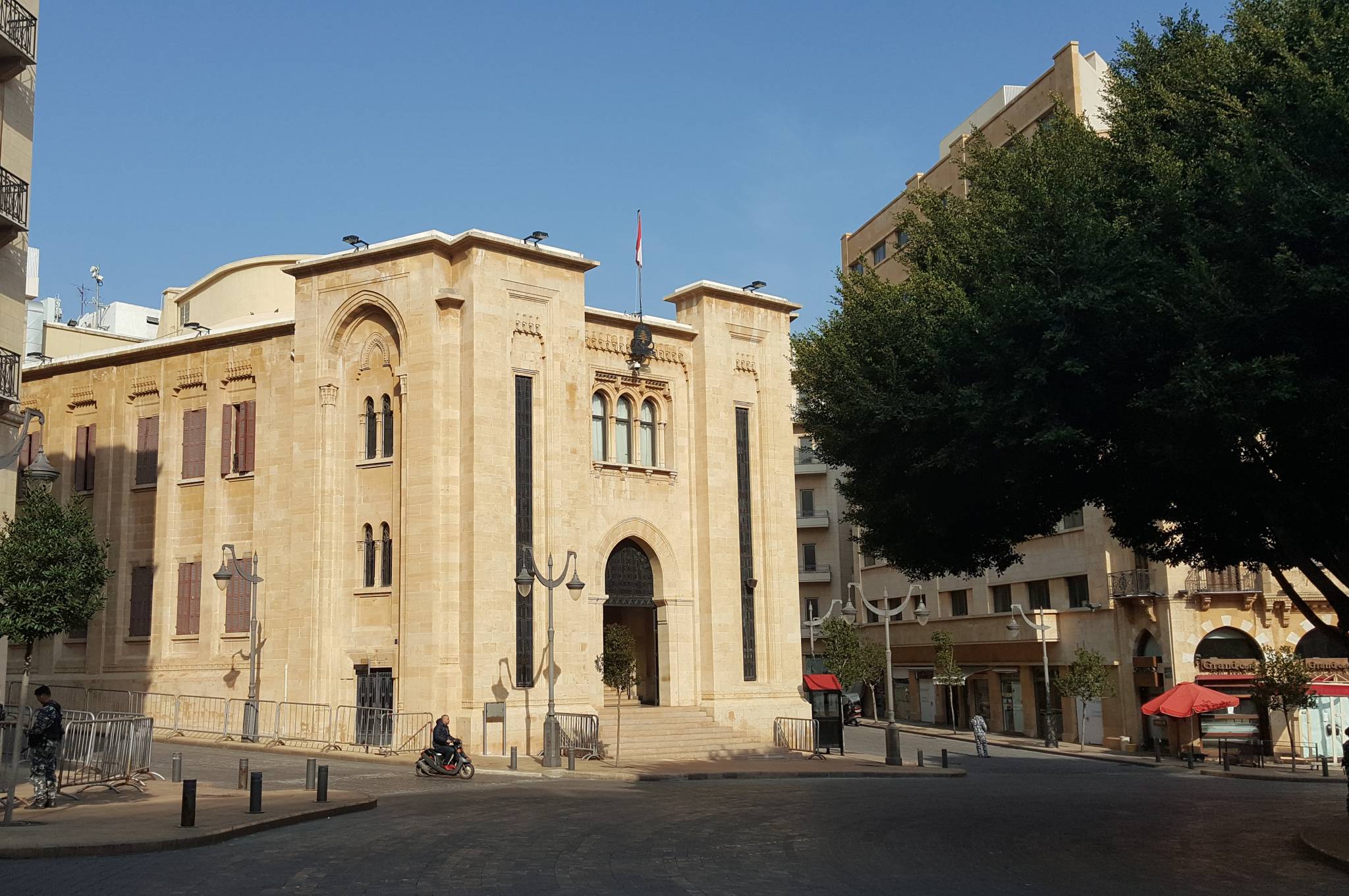 إجراء الانتخابات من عدمه... النتيجة واحدة
البلاد أمام سيناريوهات أحلاها مُرّ