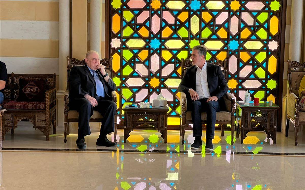 الوزير نصار ضيف دير القمر