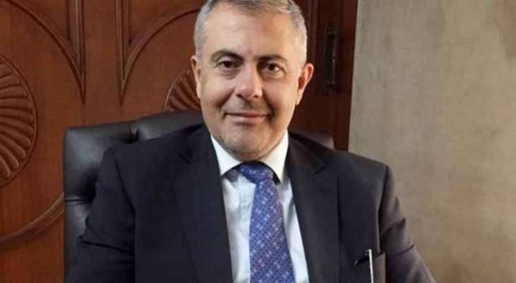 عبود طلب عن المرشحين إزالة صورهم عن أعمدة الانارة والأماكن غير المرخصة ببيروت