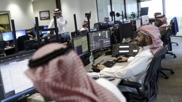 بنوك الخليج تأخذ قرارات مفاجئة برفع الفائدة بعد قرار الفيدرالي