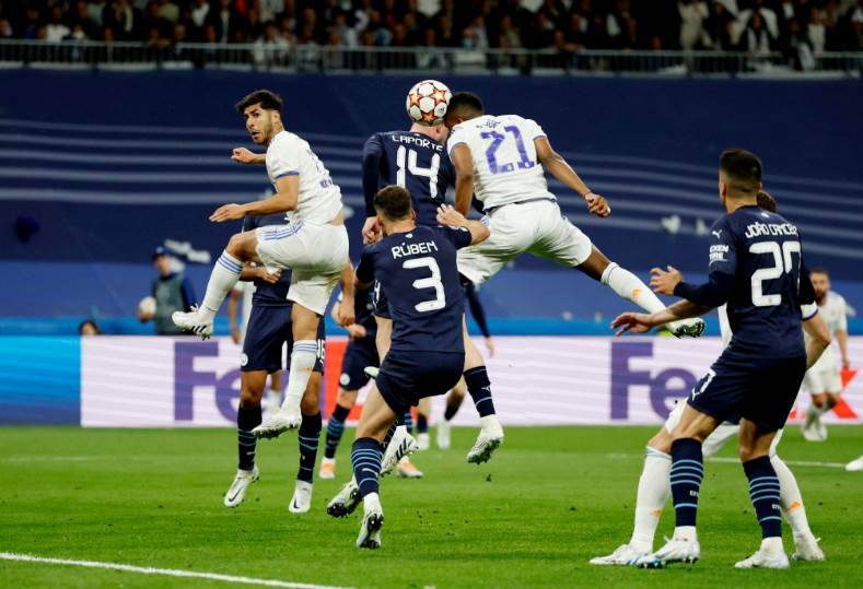 سيناريو خيالي يؤهل ريال مدريد ويقصي مانشستر سيتي