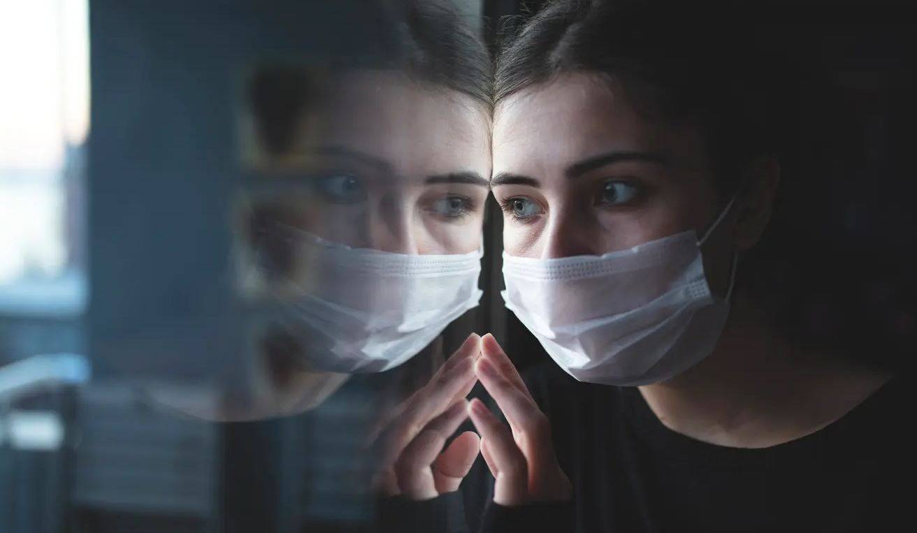 دراسة تفجّر مفاجأة... بعض مصابي كورونا كبروا 20 عاماً!