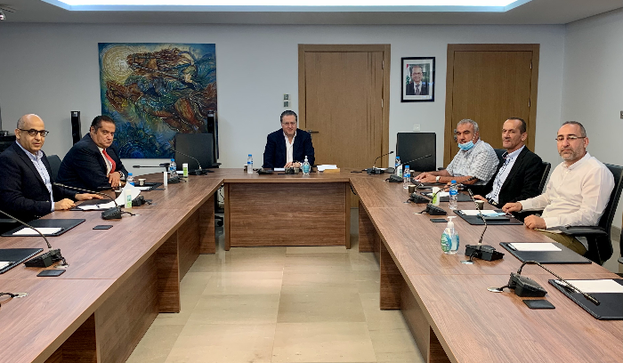 إلتقى وفدا من نقابة مالكي الشاحنات المبردة
شقير:نسعى لعودة العلاقات مع دول الخليج