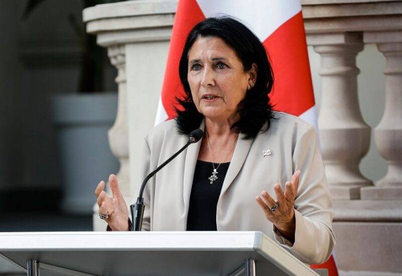 رئيسة جورجيا: أوكرانيا تطالبنا بتوريد الأسلحة وتريد فتح جبهة ثانية في بلادنا