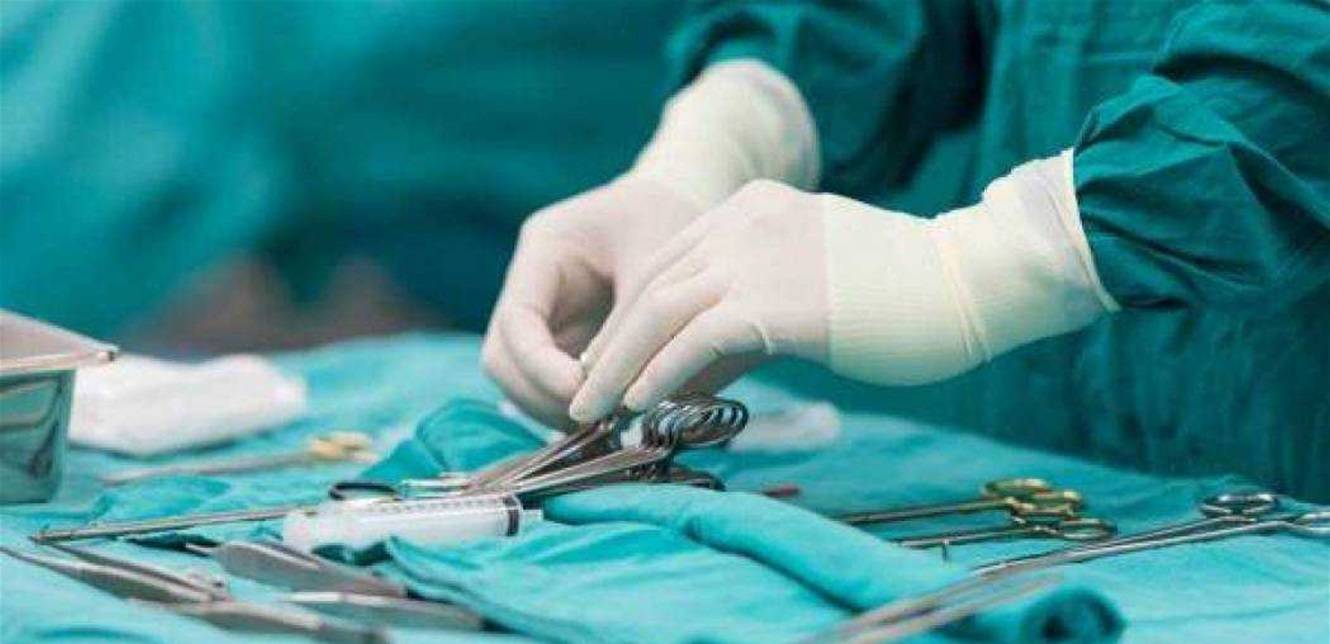 "مفاجأة" حول سبب وفاة أول شخص يجري عملية زرع قلب خنزير