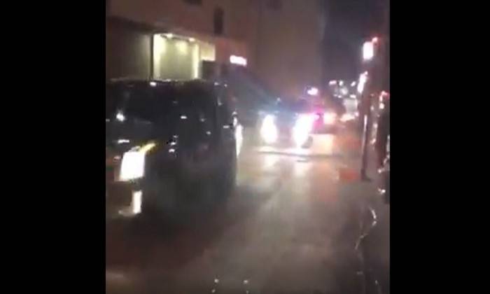 بالصورة- تعرض سيارة مرشح لإطلاق نار!