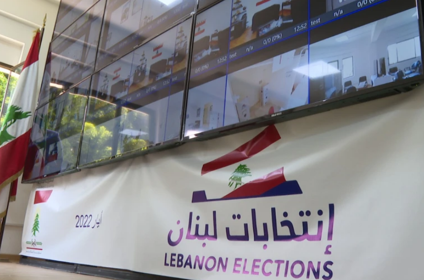 "طابور الكرامة"..هكذا علّق اللبنانيون على طوابير اقلام الإقتراع في دبي