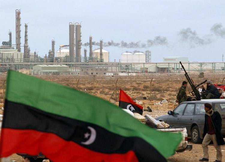 صالح: فتح حقول النفط رهين آلية عادلة لتوزيع العائدات على الأقاليم
