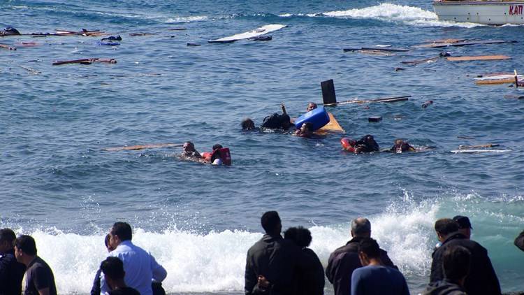 مصرع 44 مهاجراً قبالة سواحل الصحراء الغربية