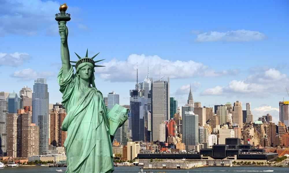 هل ينتهي عصر هيمنة الدولار الأميركي؟