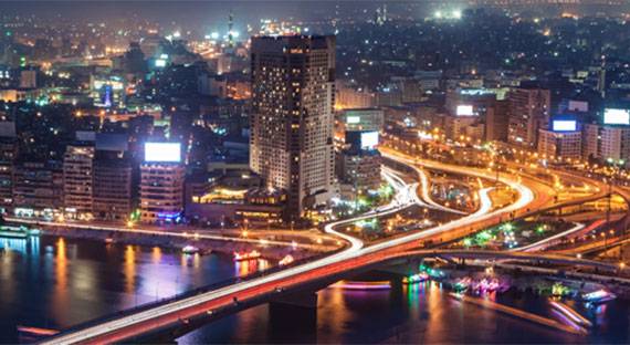 مصر تؤجل طرح شركات حكومية في البورصة حتى أيلول