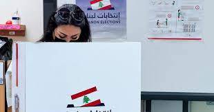 إنتخابات المغتربين: طابور من المقترعين أمام القنصلية في دبي