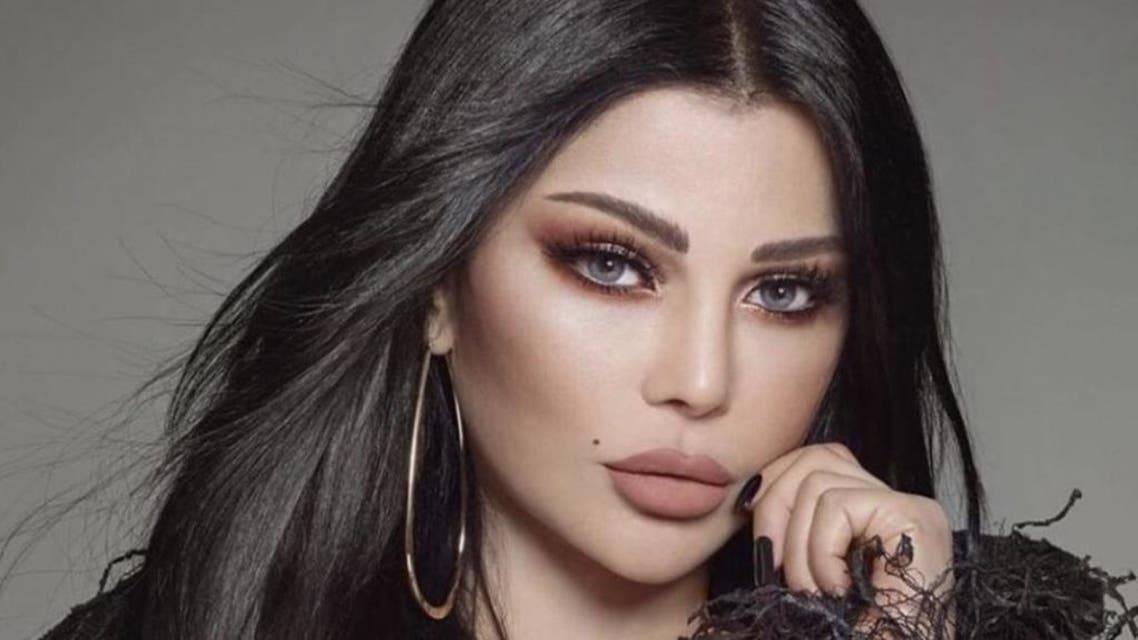 بالصور.. هيفاء وهبي بإطلالة مميزة في شوارع باريس