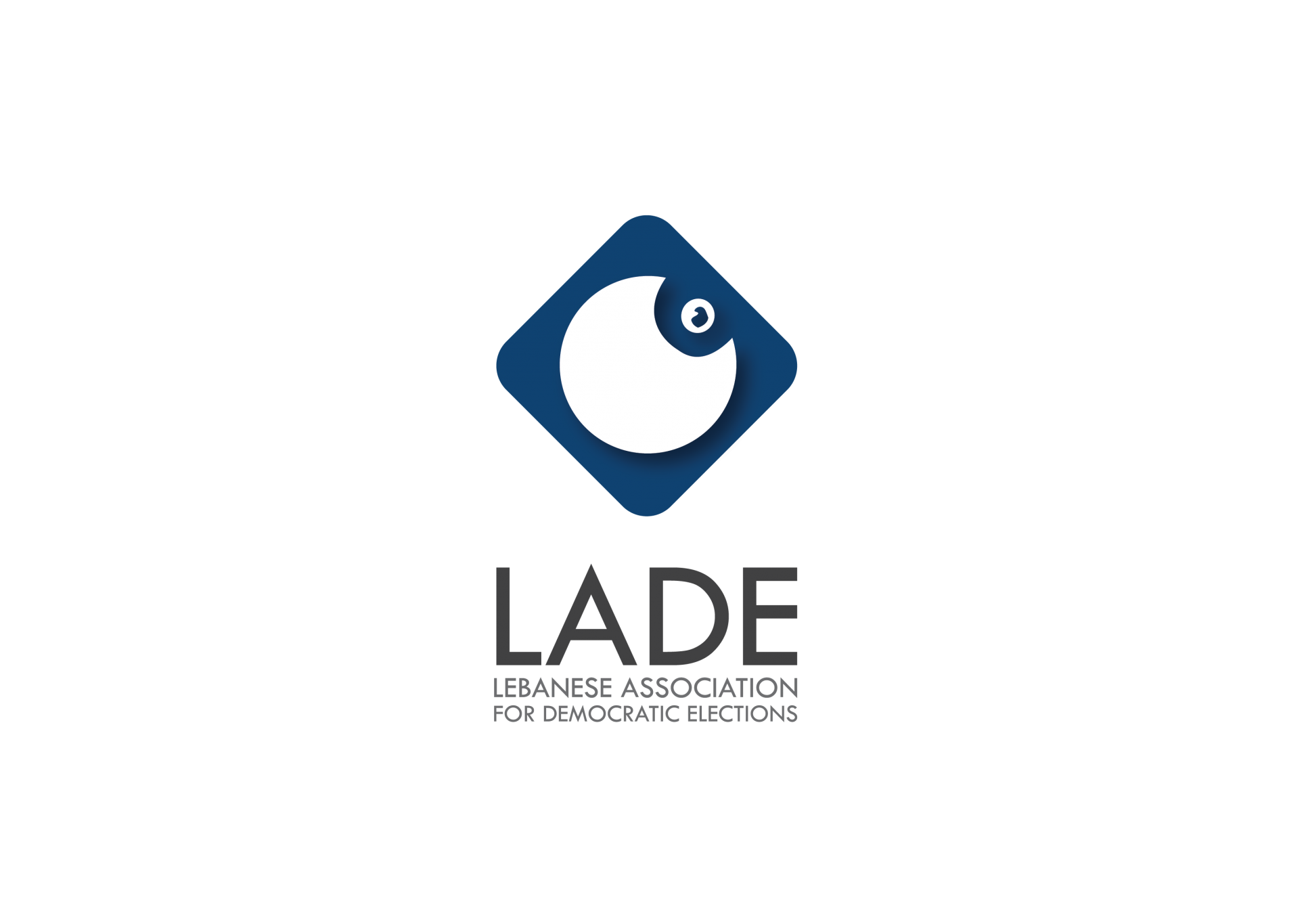 بالفيديو- الخروقات الإنتخابية مستمرة وتصوير للأوراق داخل العازل