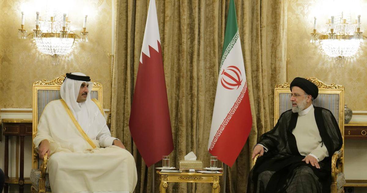 أمير قطر ورئيسي يؤكدان على حلّ النزاعات في المنطقة عبر الحوار
