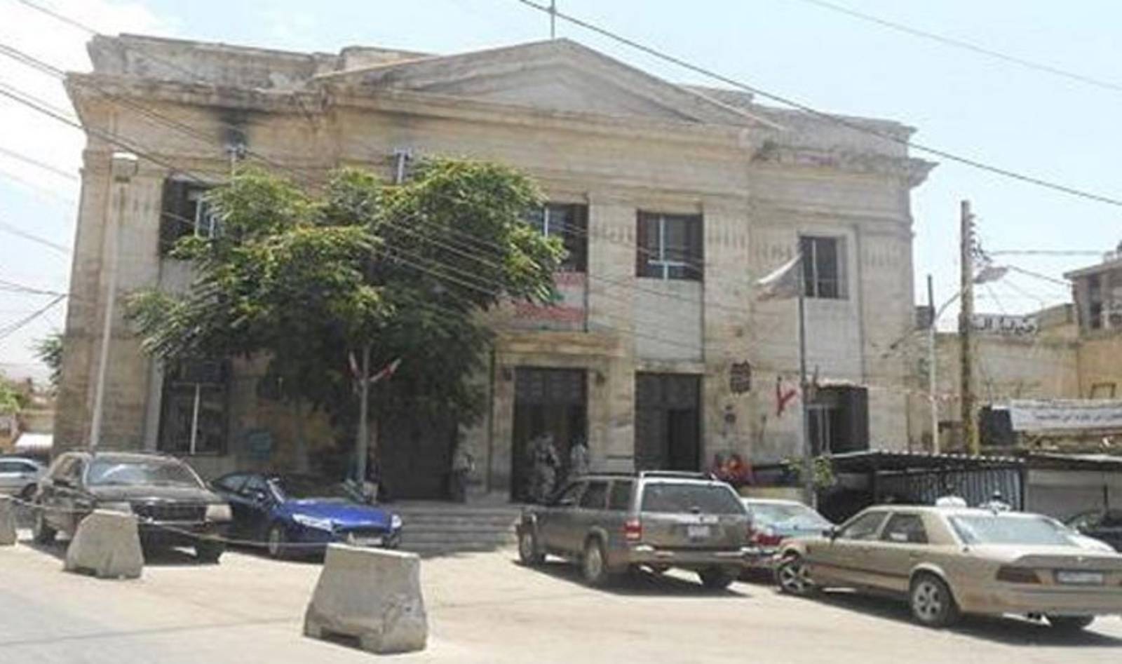 بالفيديو- إشكال على باب القلم رقم 5 في مركز سراي الهرمل