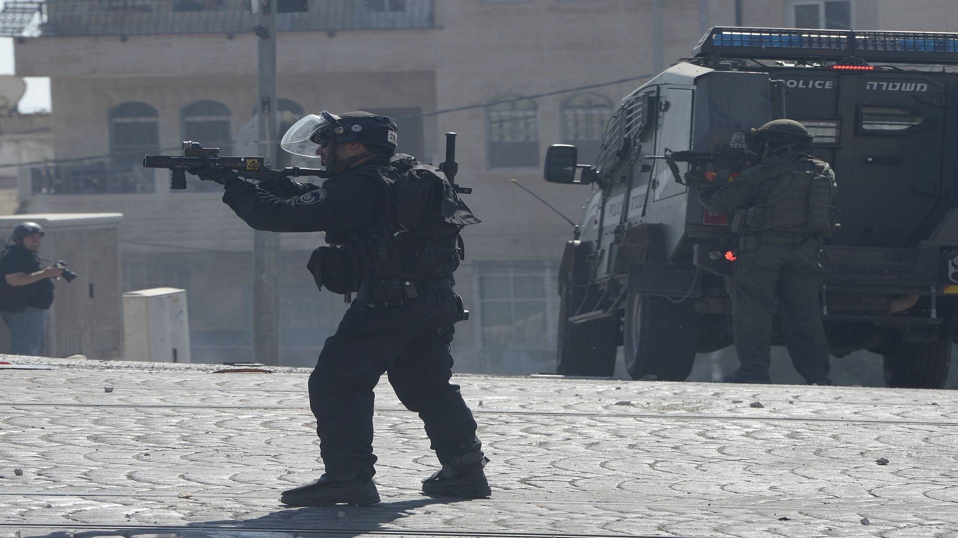 قوات الإحتلال تقتل فلسطينيا في القدس الشرقية