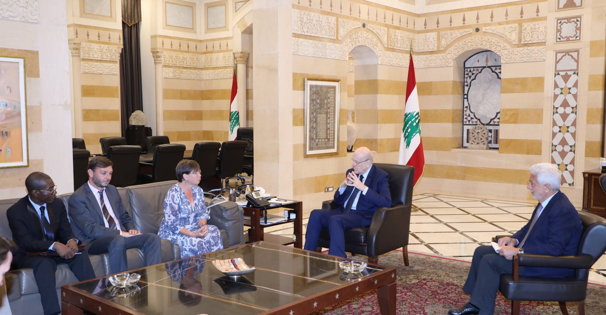 وقّع مرسوم زيادة غلاء المعيشة
ميقاتي: ليكن يوم الإنتخاب محطة أساسيّة
في مسار الديموقراطيّة من أجل مُستقبل لبنان