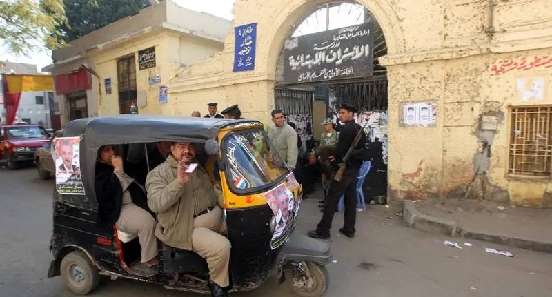 مصر.. جمع مئات ملايين الجنيهات من المواطنين وهرب