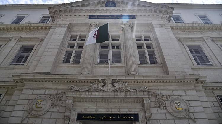 بسبب تهم فساد
الجزائر: السجن للأمين العام السابق للاتحاد العام للعمال