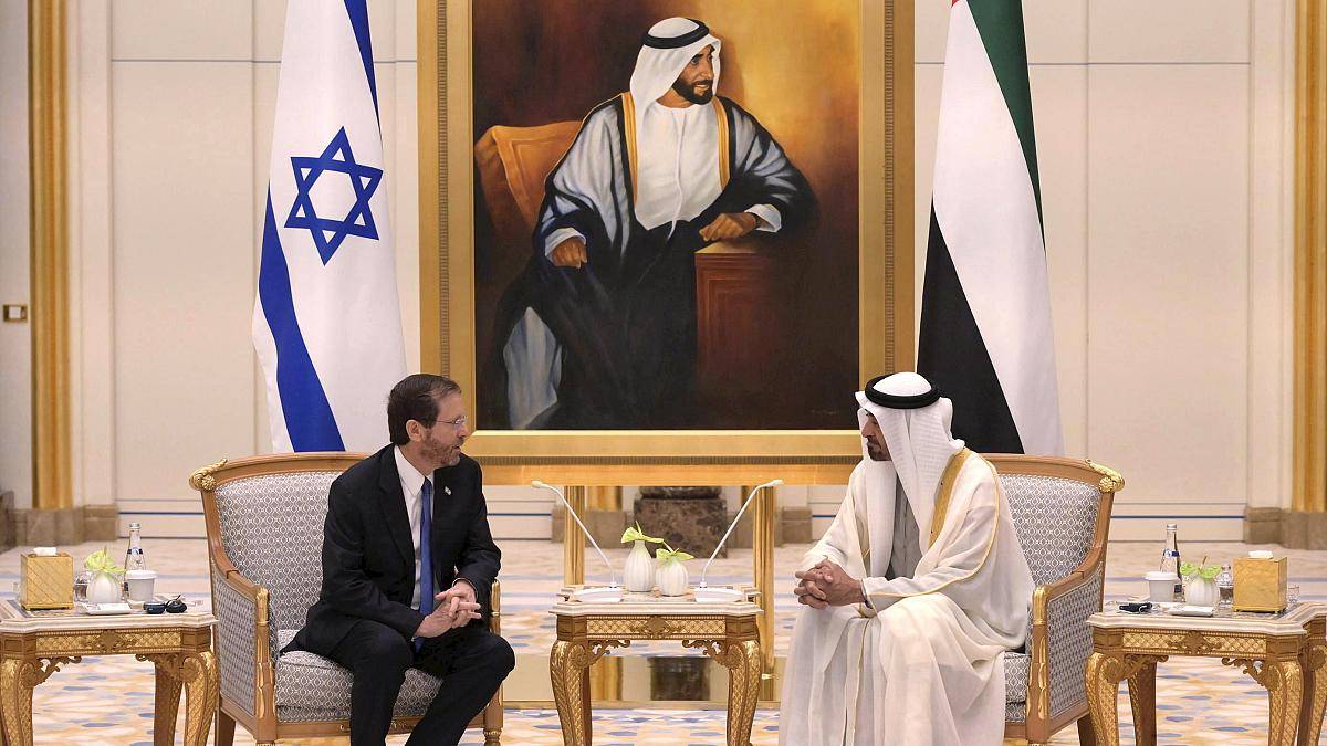 رئيس الكيان الاسرائيلي يزور أبو ظبي لتقديم واجب العزاء في الشيخ خليفة بن زايد
