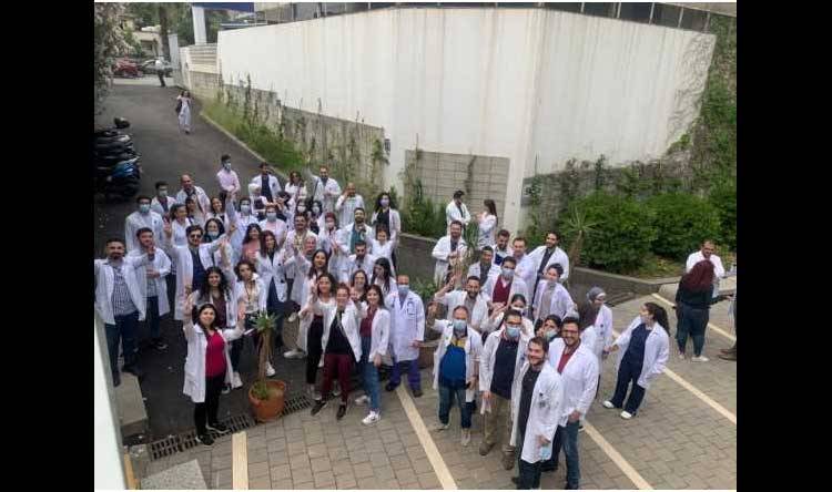 اعتصام لاطباء متمرنين في جامعة البلمند
إعتراضا على عدم تحسين"الأجور المتدنية"