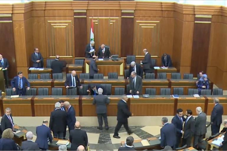 الاتصالات الجدية بدأت مع التيار .. فهل يقاطع جلسة انتخاب رئيس المجلس؟