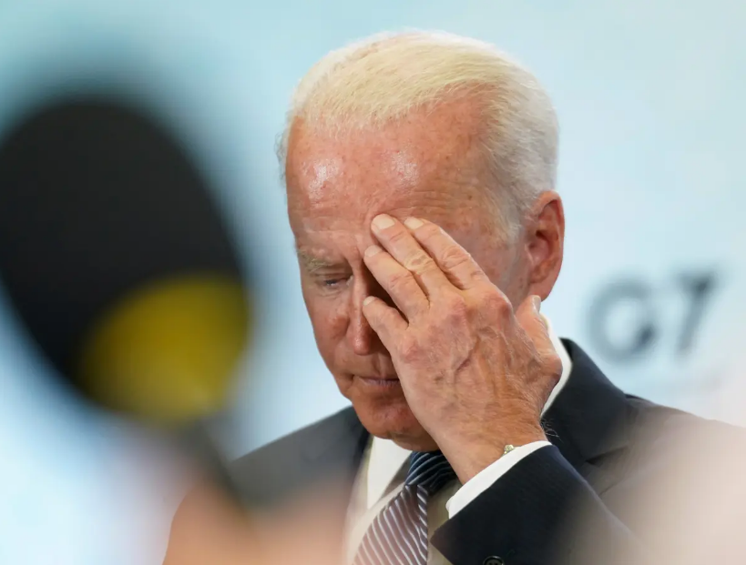 فيديو- بايدن يتعرّض لموقف محرج جديد