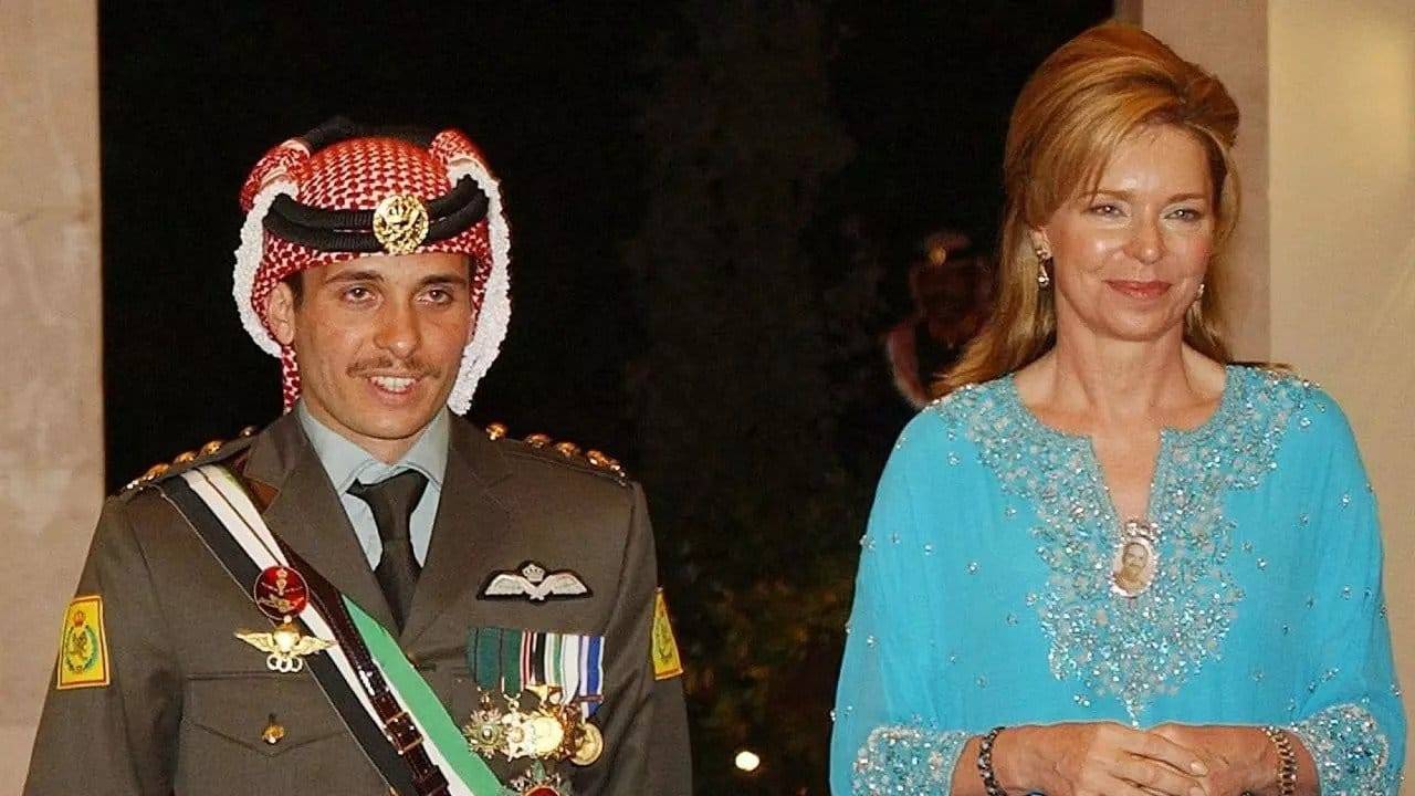 كيف علّقت الملكة نور على قرار تقييد تحركات نجلها الأمير حمزة؟