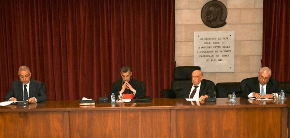 معلومات مُقلقة من بروكسل عن الضغوط لإرغام لبنان بدمج النازحين
خلوة الرابطة المارونيّة ببكركي: أسئلة مصيريّة في ورقة الهواجس...الأولويّة لمصالحة مسيحيّة
