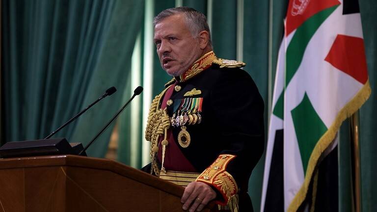 قرار الملك عبدالله يشعل مواقع التواصل