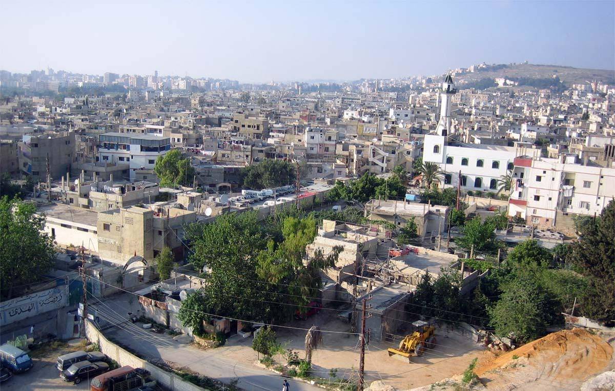 عثر عليه في الناعمة نائماً على الرصيف.. هل تعرفون عنه شيئاً؟