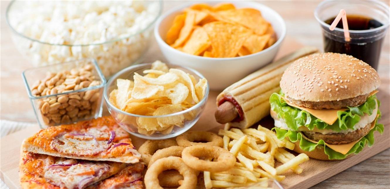 6 حيل لتناول كمية طعام أقل