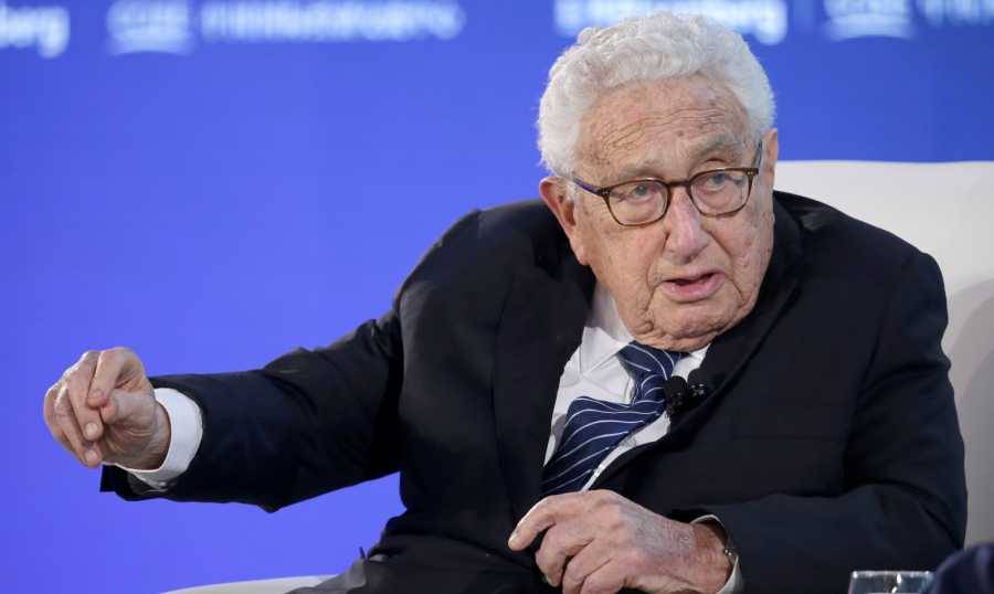 كيسنجر: يجب أن تصبح أوكرانيا دولة محايدة وجسرا بين روسيا وأوروبا
