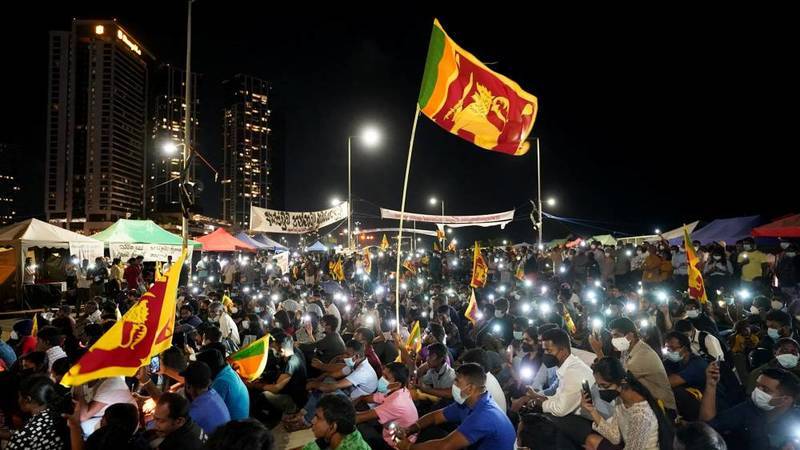 رئيس وزراء سريلانكا يدعو الشّباب المحتجّين للإنضمام إلى الحكم