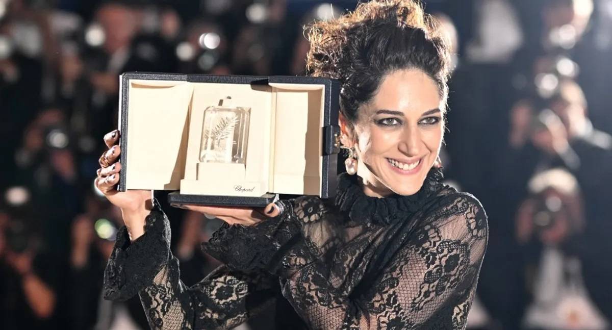 إيرانية تفوز بجائزة أفضل ممثلة في مهرجان 